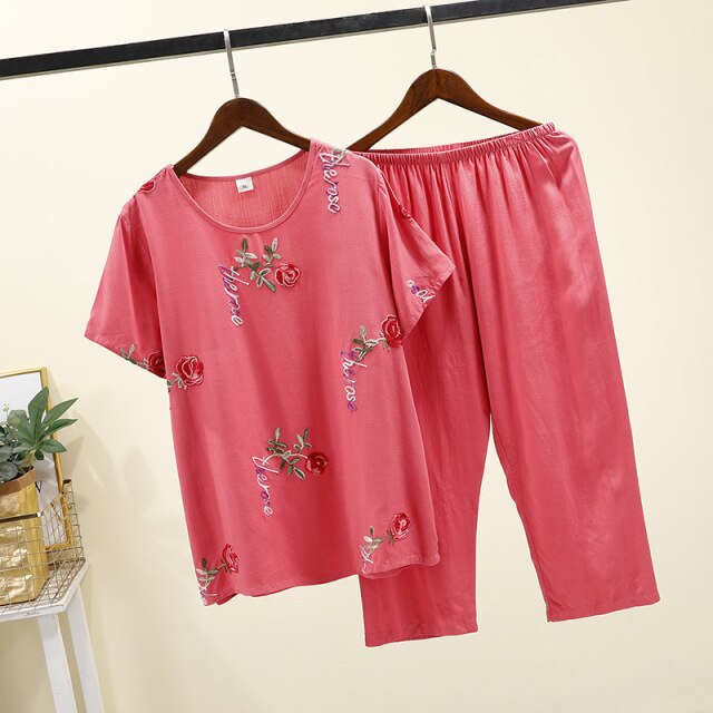 Women's Short-sleeved Capri Pants Pajamas Set Embroidered Pyjamas SizeXL-3XL
